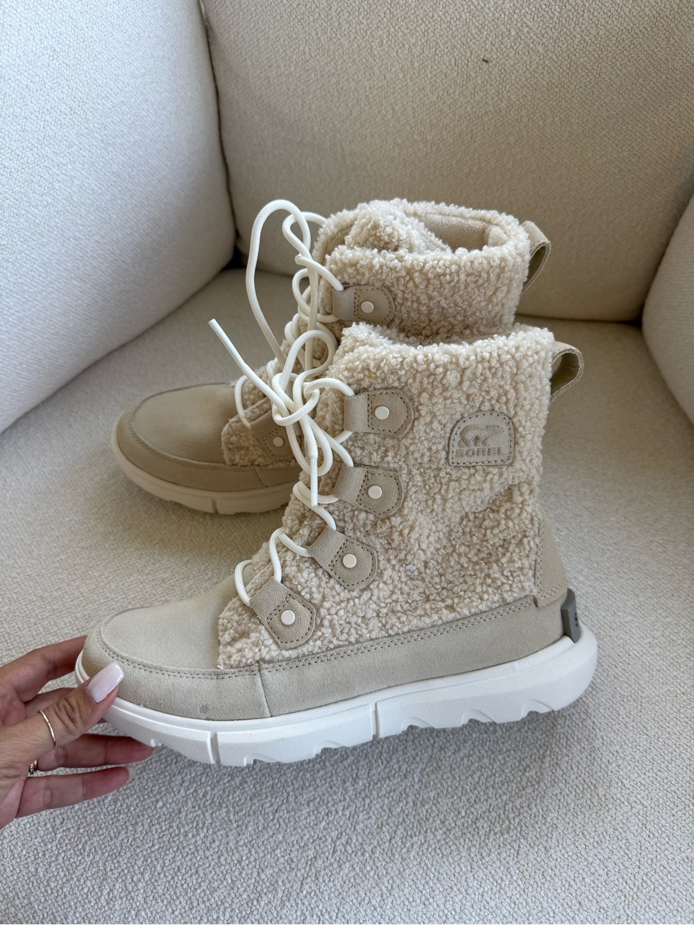 Sorel boots Cozy Sherpa Lace-Up Cream